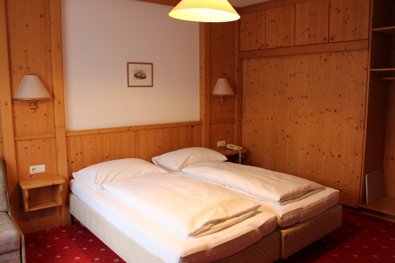 Dobbeltværelse “standard” max 2 pers. – Hotel Grafenwirt