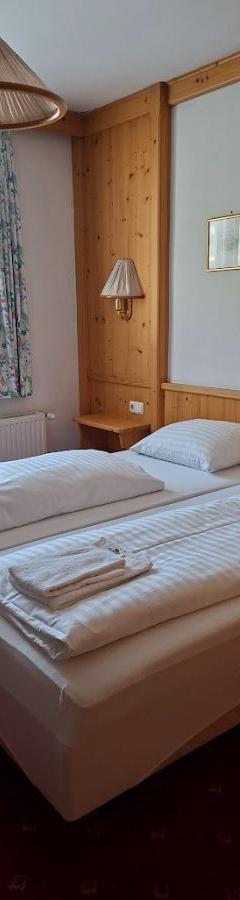 Dobbeltværelse “standard” max 3 pers. – Hotel Grafenwirt