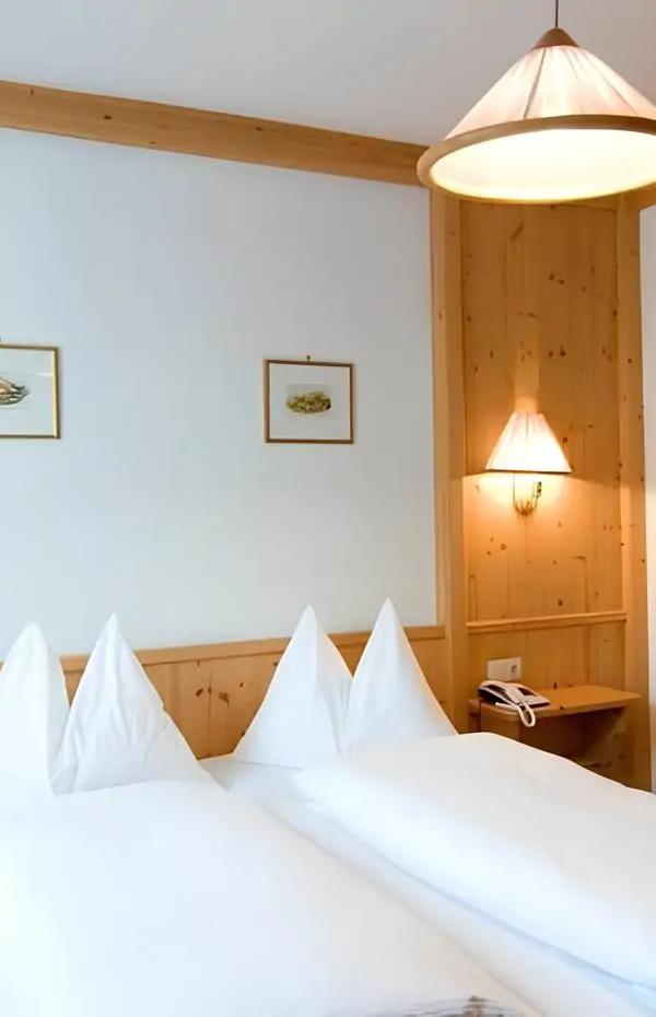 Dobbeltværelse “standard” max 3 pers. – Hotel Grafenwirt