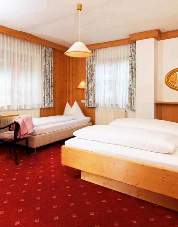 Trippelværelse max 3 pers. – Hotel Grafenwirt