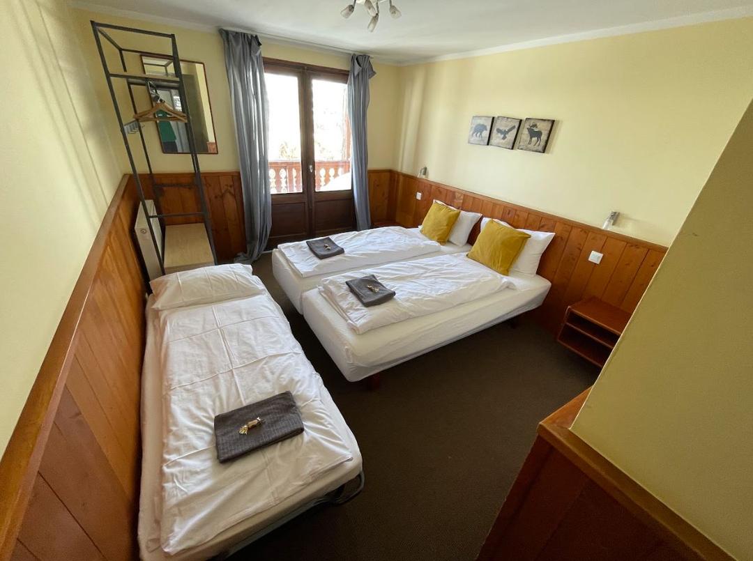 Dobbeltværelse m opredning max 3 pers. – Hotel Belle Étoile