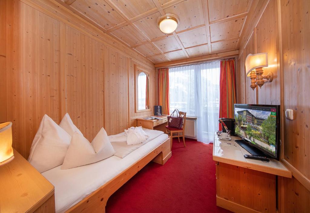 Enkelrum ”Alpenrose” max 1 pers. – Hotell Latini