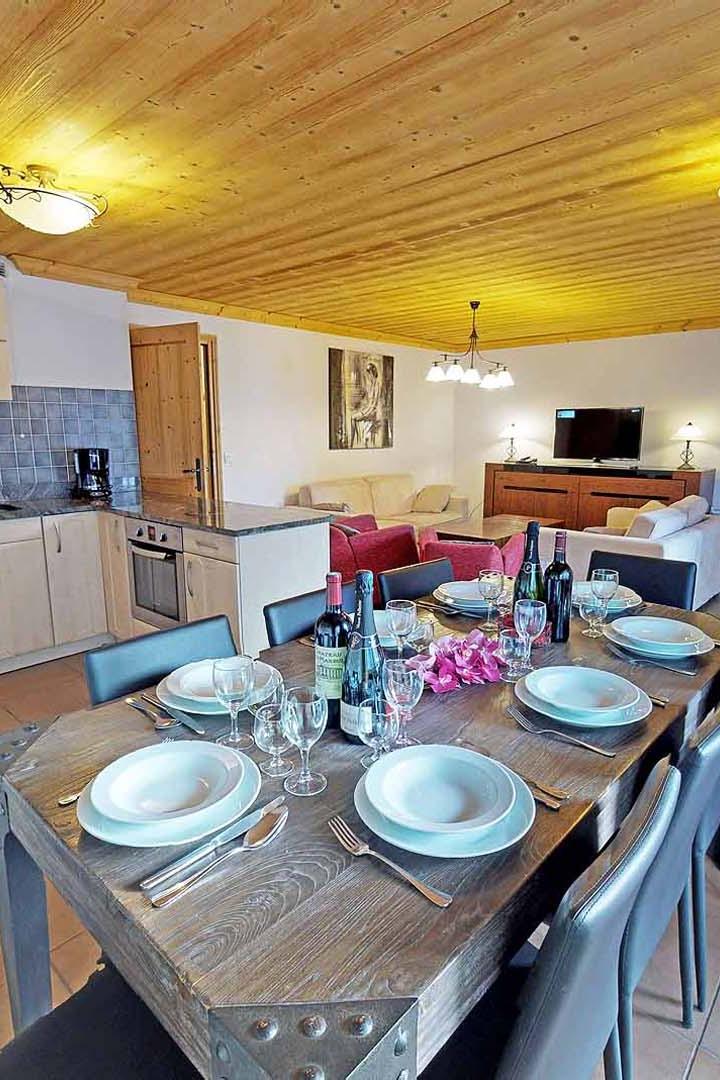 Nr.2: 4-værelses lejlighed til 6/8 personer (3 soveværelser; 90 m²) – Residence Le Sabot de Vénus – Grand Rue